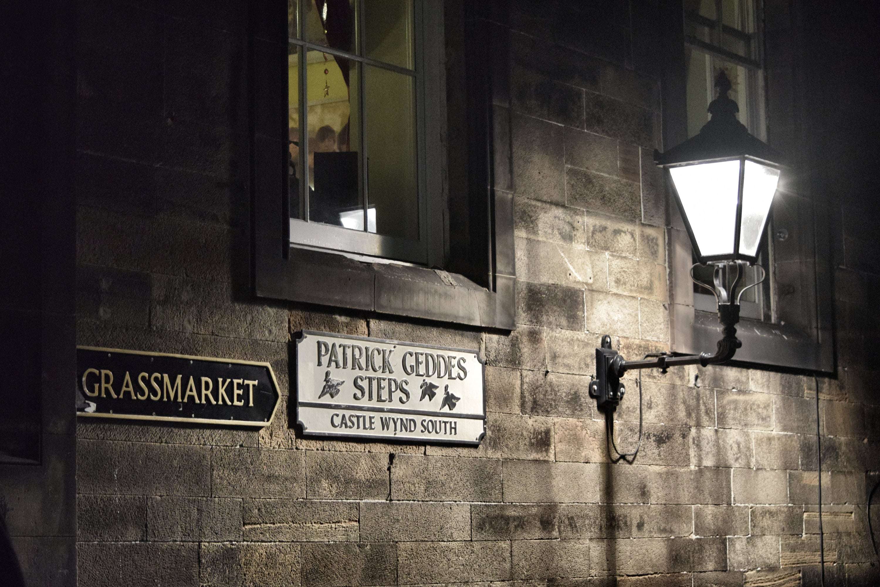 Callejón en el tour de fantasmas de Edimburgo